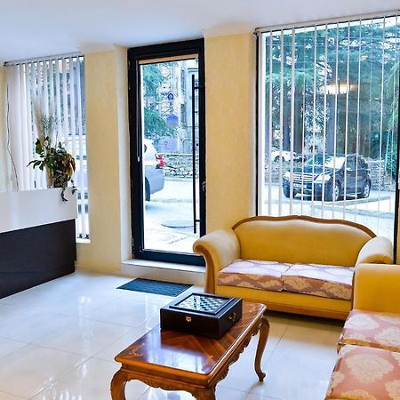 Pomegranate Hotel クタイシ エクステリア 写真