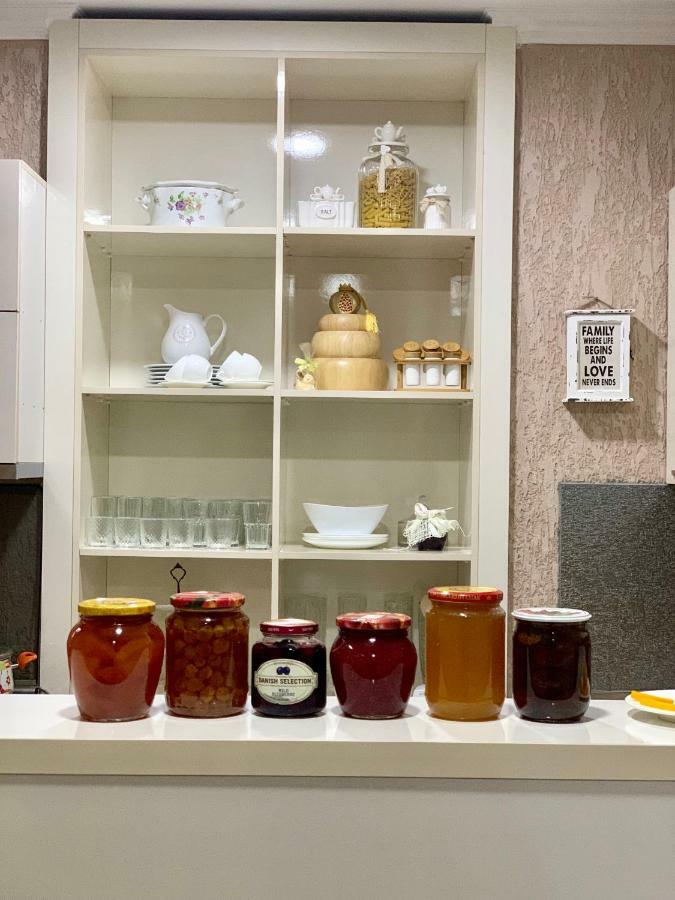 Pomegranate Hotel クタイシ エクステリア 写真