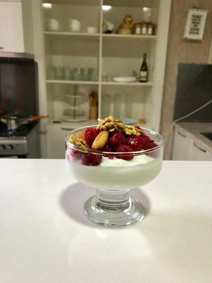 Pomegranate Hotel クタイシ エクステリア 写真