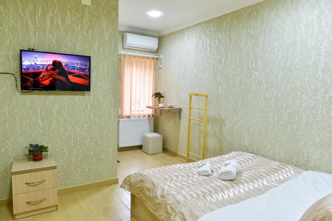 Pomegranate Hotel クタイシ エクステリア 写真